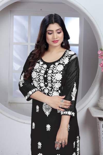 RASILI NX SUI DHAGA 7001 TO 7005 DESIGNER TOP & PENT WHOLESALER IN SURAT
